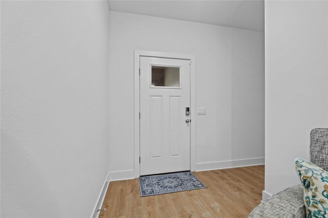 2105 Oliver St - Photo 3 of 26