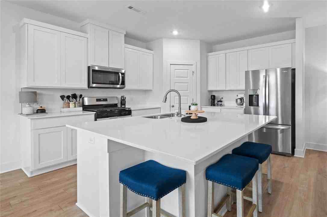 2105 Oliver St - Photo 7 of 26