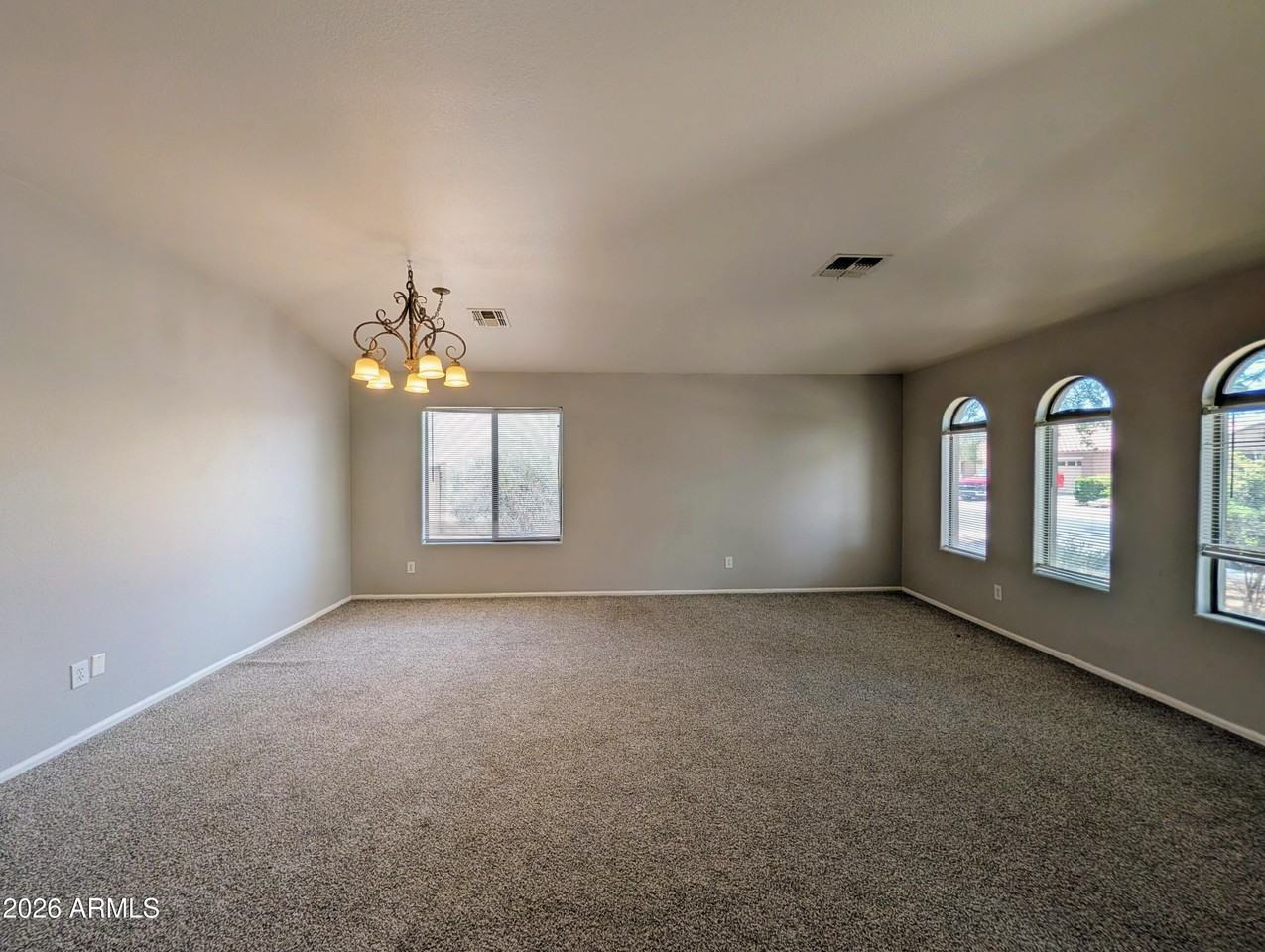 738 E Saddle Way - Photo 3 of 18