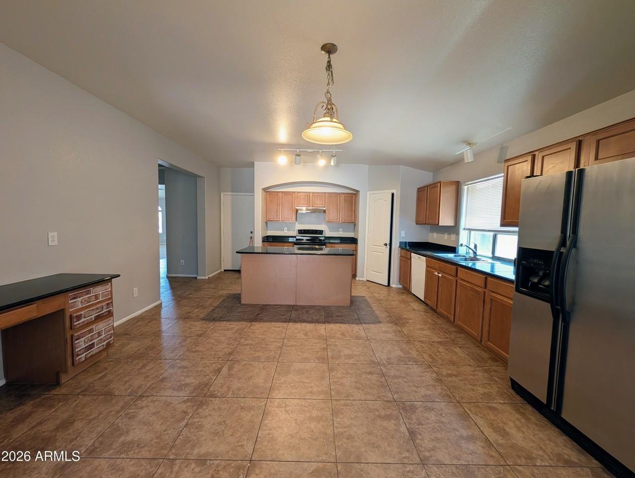 738 E Saddle Way - Photo 6 of 18