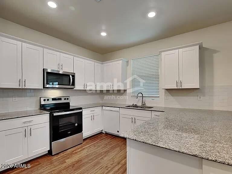 678 W Laredo Ave - Photo 2 of 16