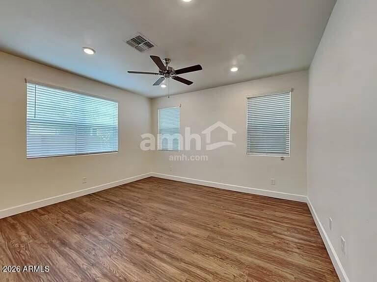 678 W Laredo Ave - Photo 3 of 16