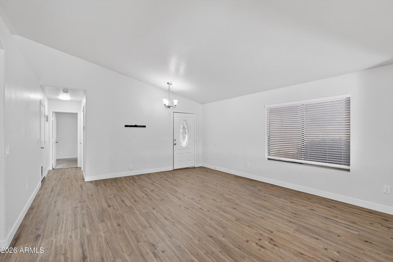 1365 E Betsy Ln - Photo 3 of 36