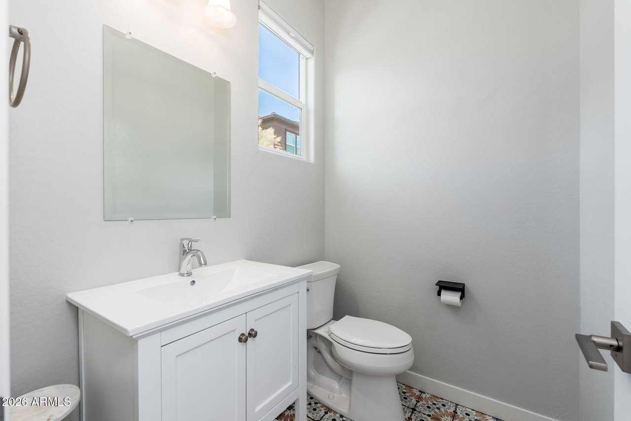 1555 E Ocotillo Rd #9 - Photo 7 of 39