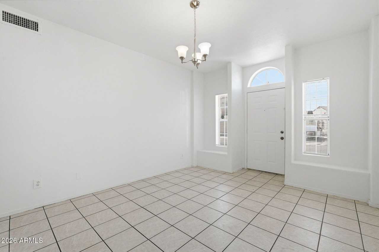 1026 W Libra Dr - Photo 5 of 34