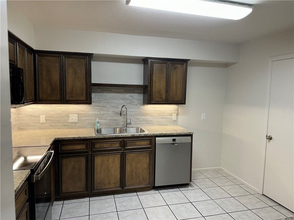 6636 Hardwick Dr #A - Photo 3 of 7
