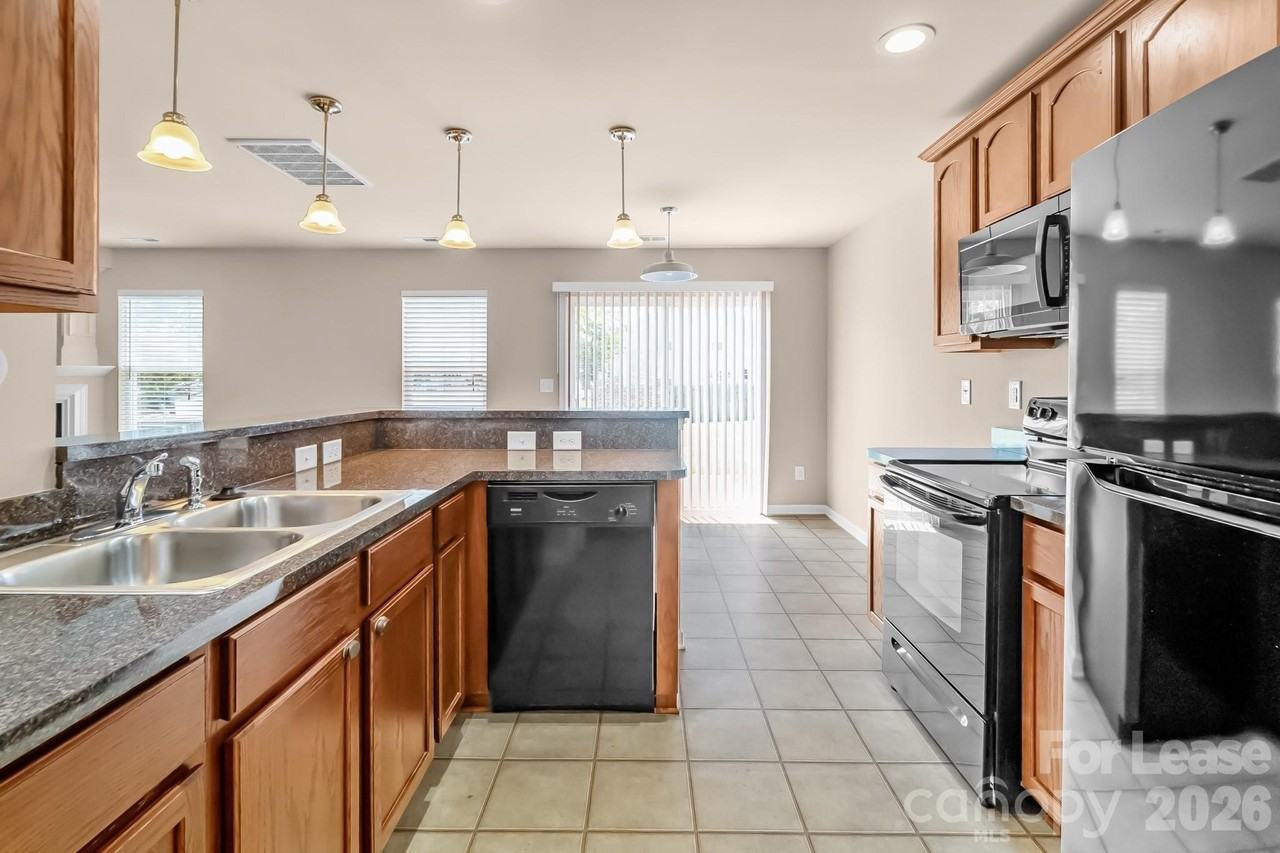 2937 Westbury Ct - Photo 3 of 37