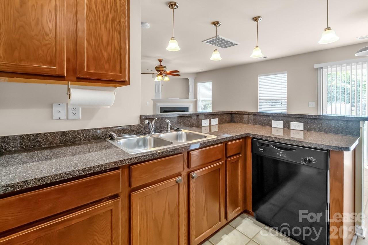 2937 Westbury Ct - Photo 5 of 37