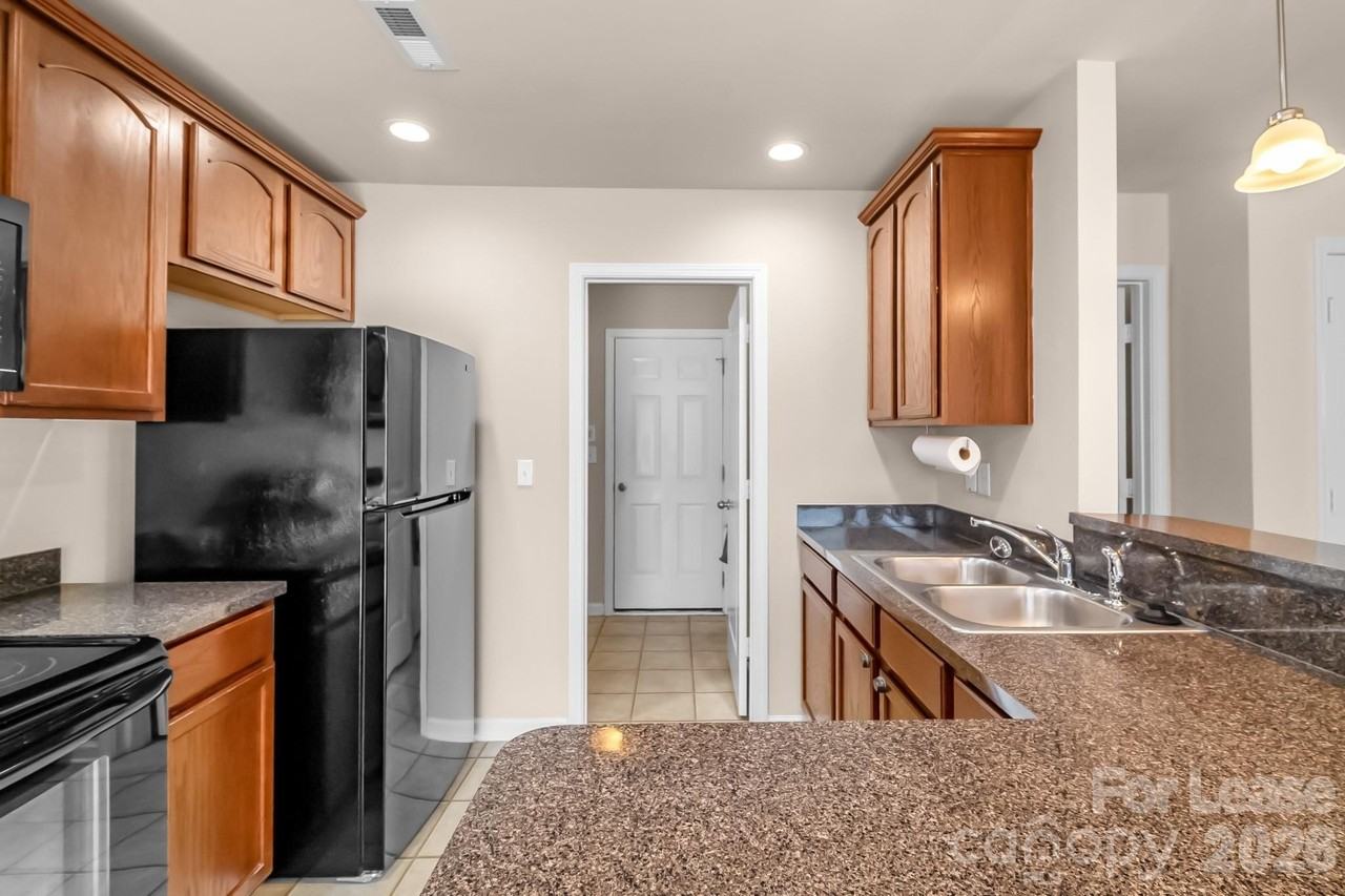 2937 Westbury Ct - Photo 7 of 37