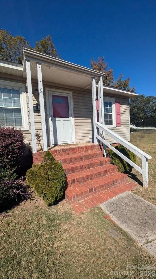3216 Weston St - Photo 2 of 7