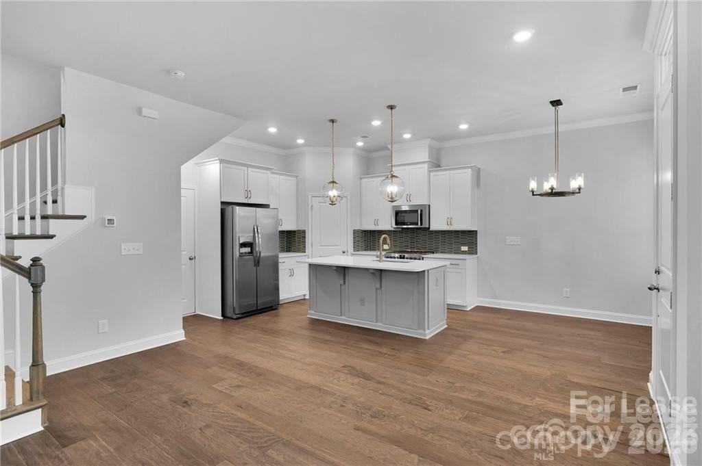 6327 Southgrove St - Photo 2 of 26