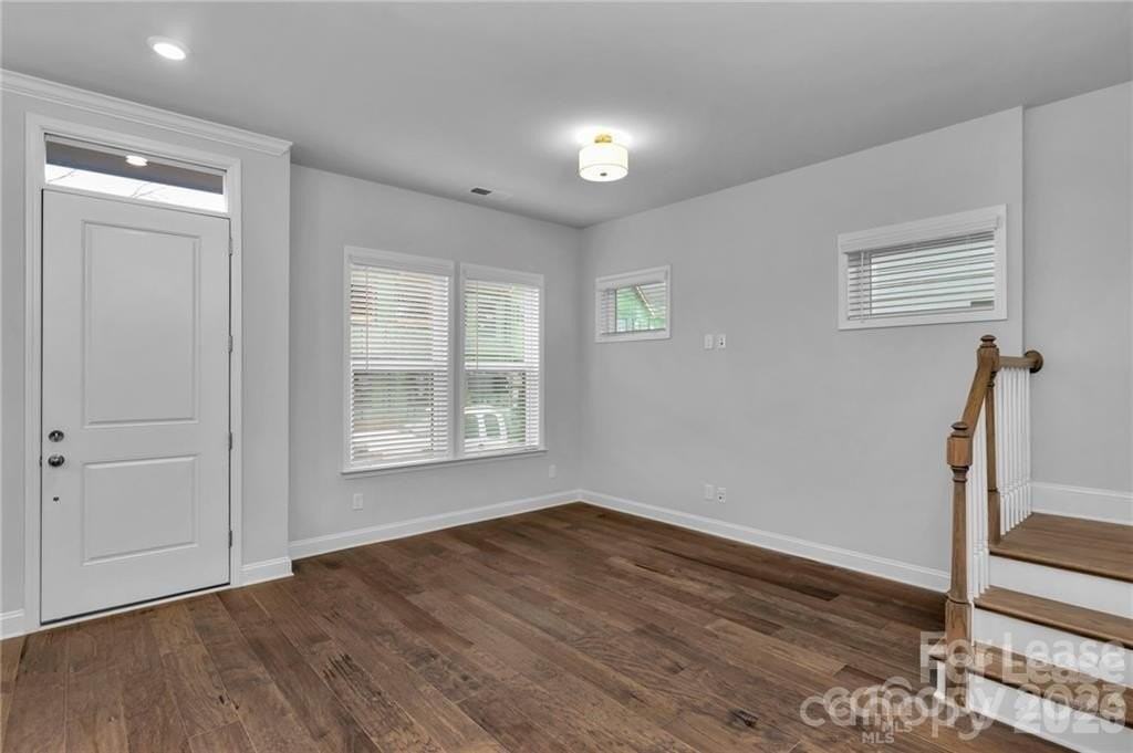 6327 Southgrove St - Photo 3 of 26