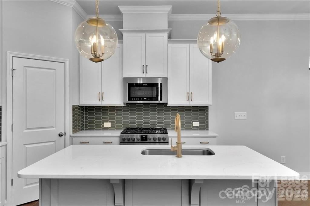 6327 Southgrove St - Photo 6 of 26