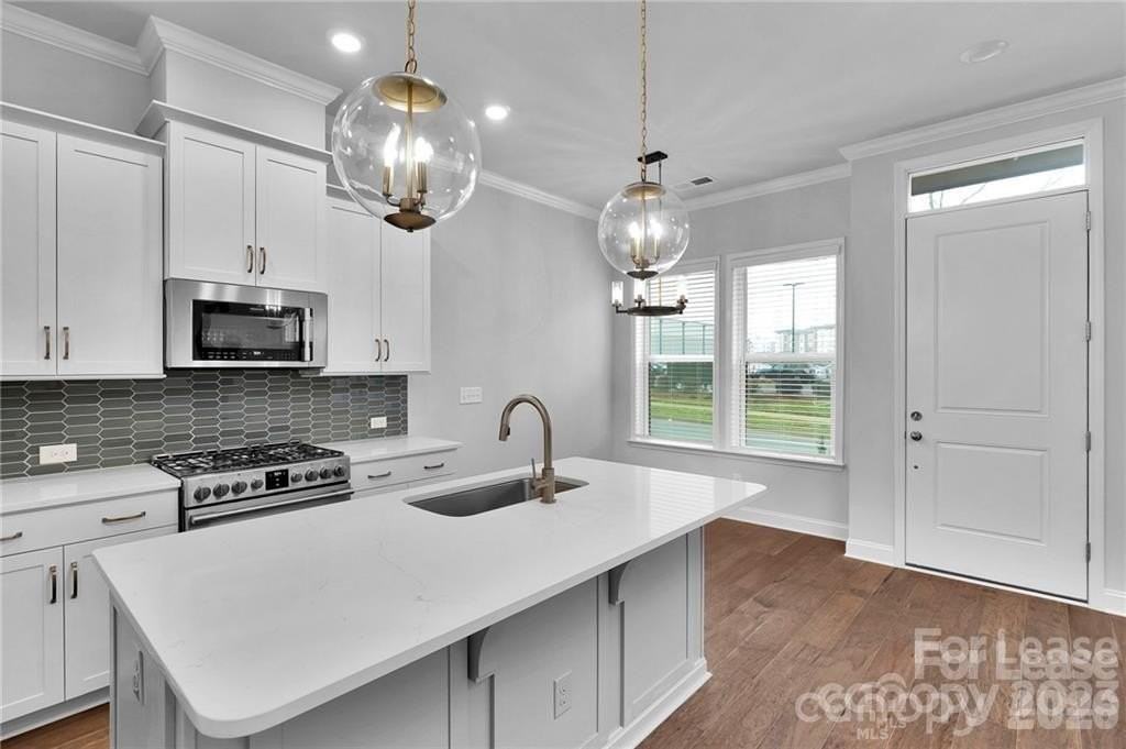 6327 Southgrove St - Photo 7 of 26