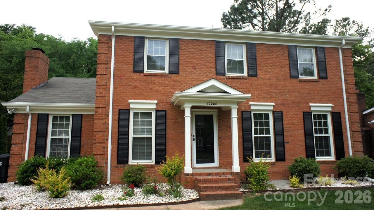 10000 Ridgemore Dr - Photo 2 of 43