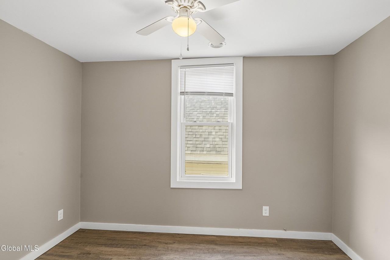 635 Crane St #3 - Photo 4 of 20