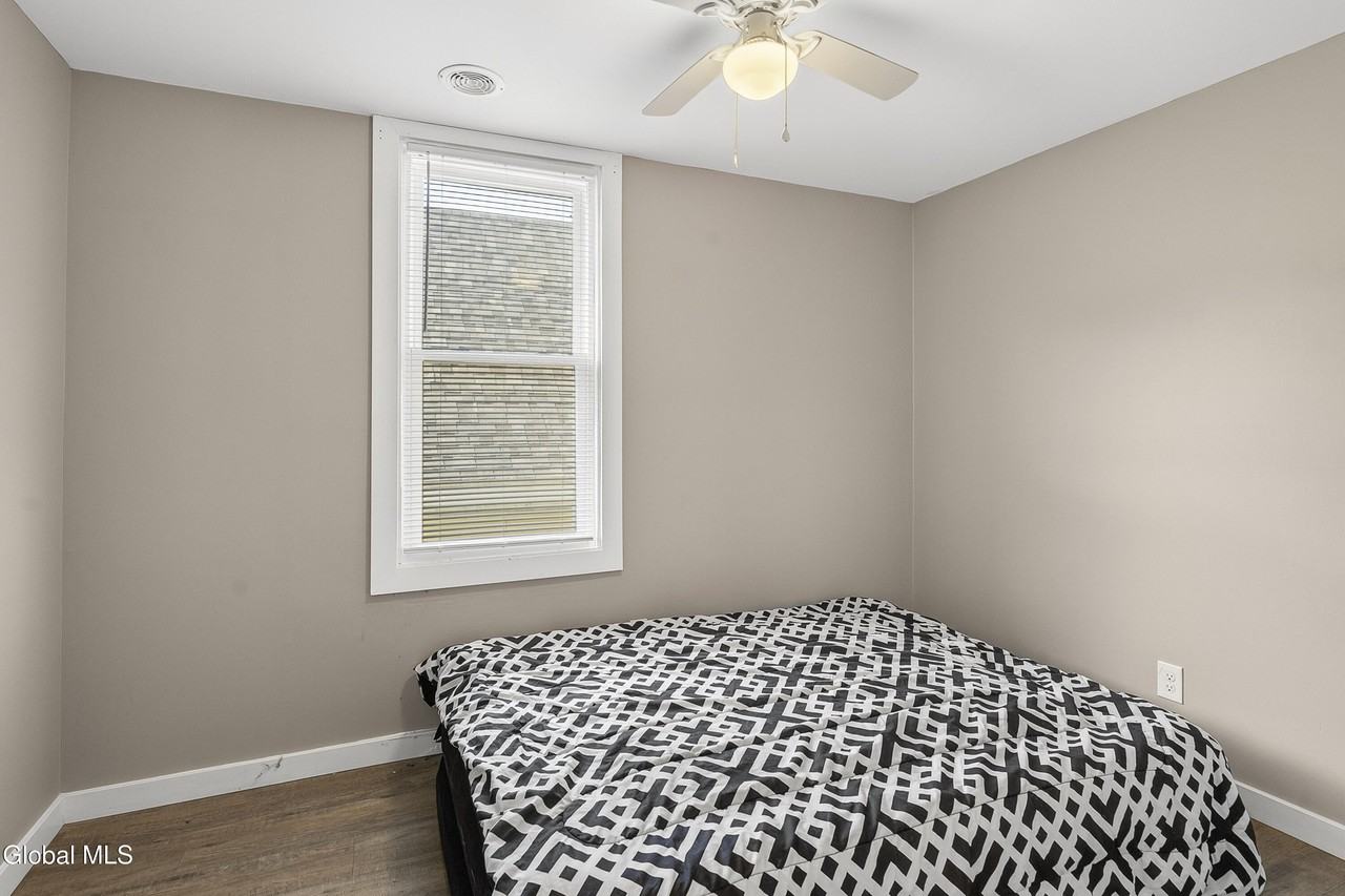 635 Crane St #3 - Photo 5 of 20