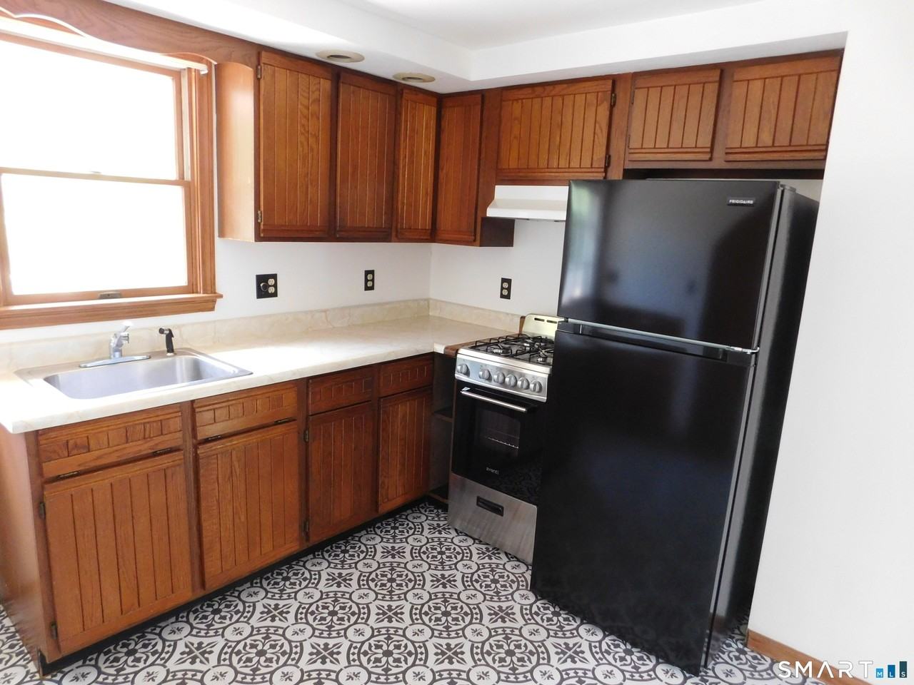 59 Fair St - Photo 2 of 24
