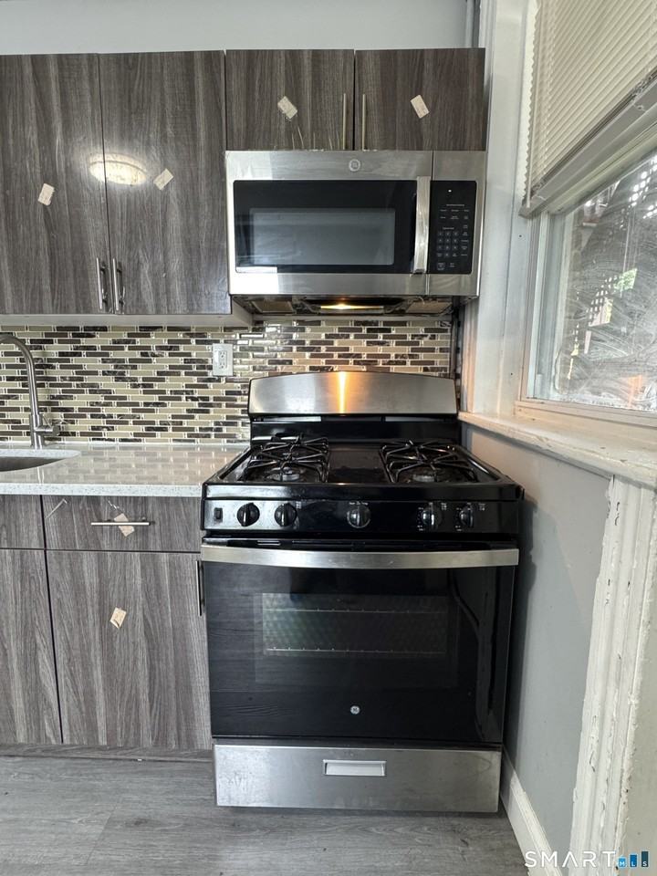1874 Barnum Ave - Photo 3 of 10
