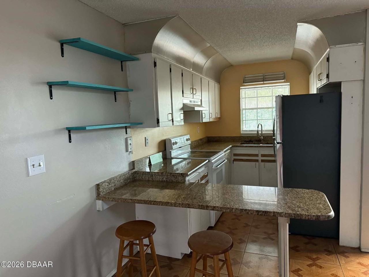313 Dirksen Dr #F16 - Photo 5 of 7