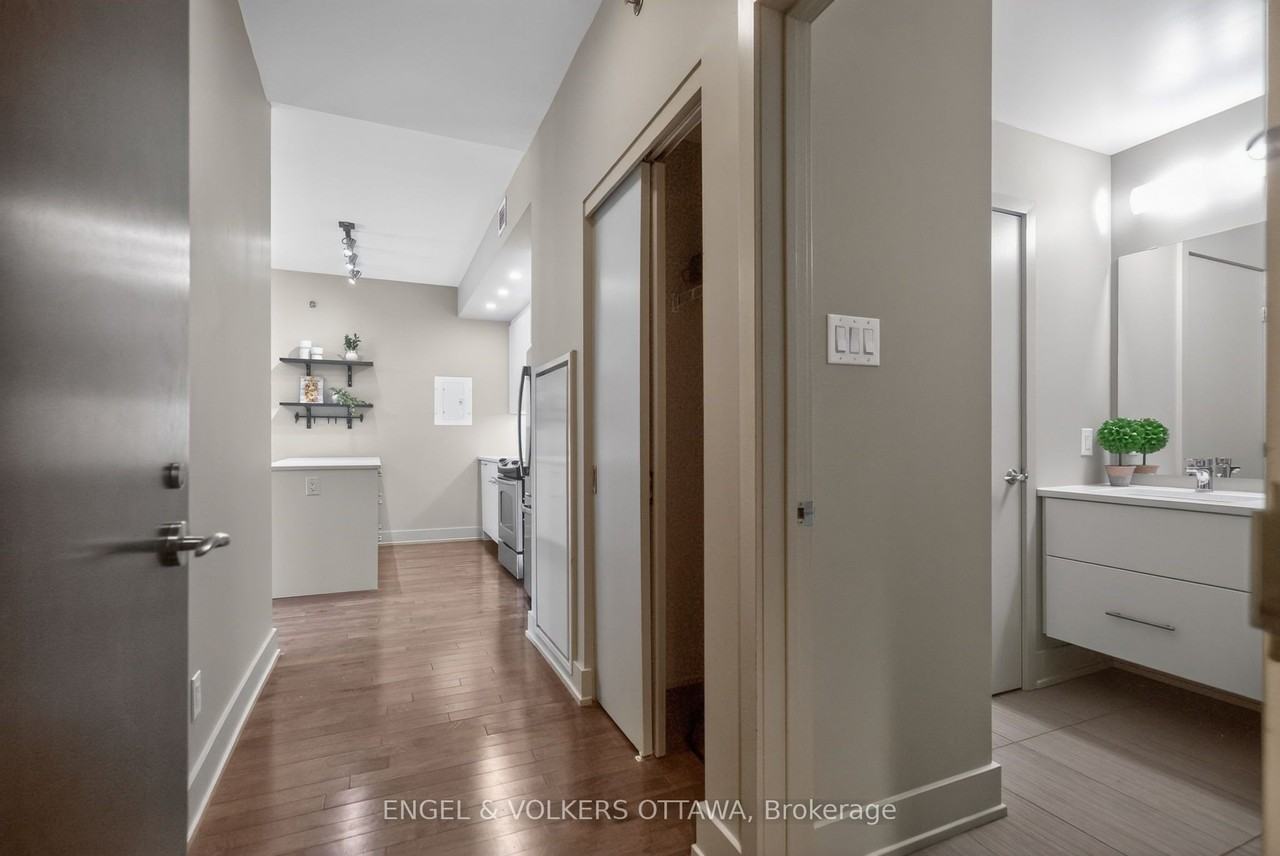 108 RICHMOND Road 507 - Photo 4 of 32