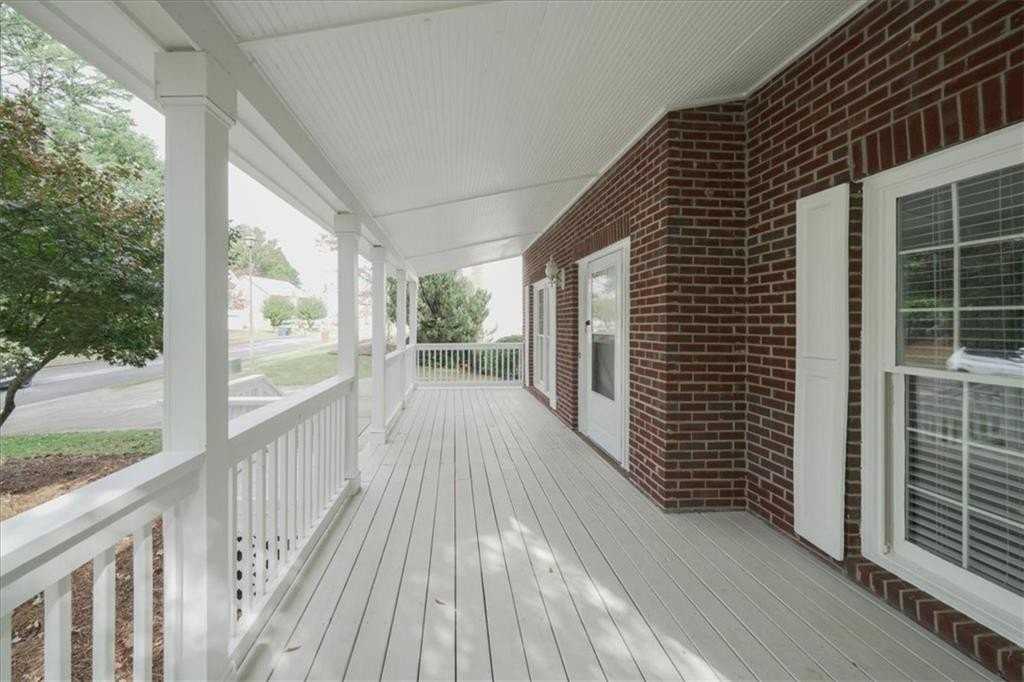 4085 Pineset Dr - Photo 4 of 40
