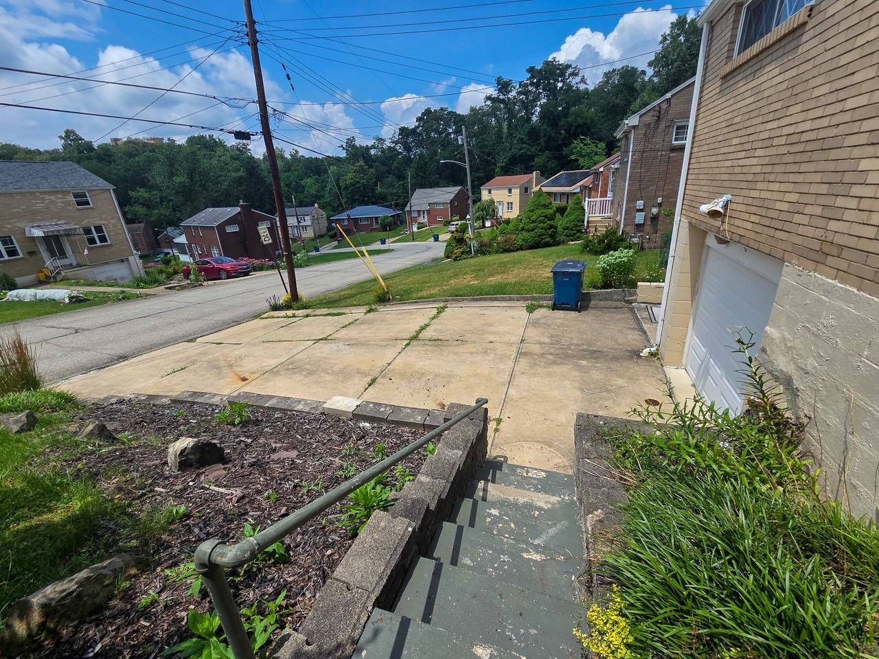 151 Mahoning Dr #1 - Photo 3 of 50