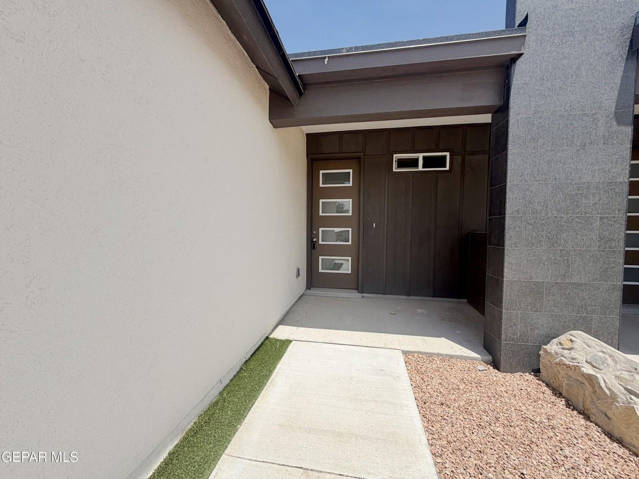 125 Palma Dr #1 - Photo 2 of 24