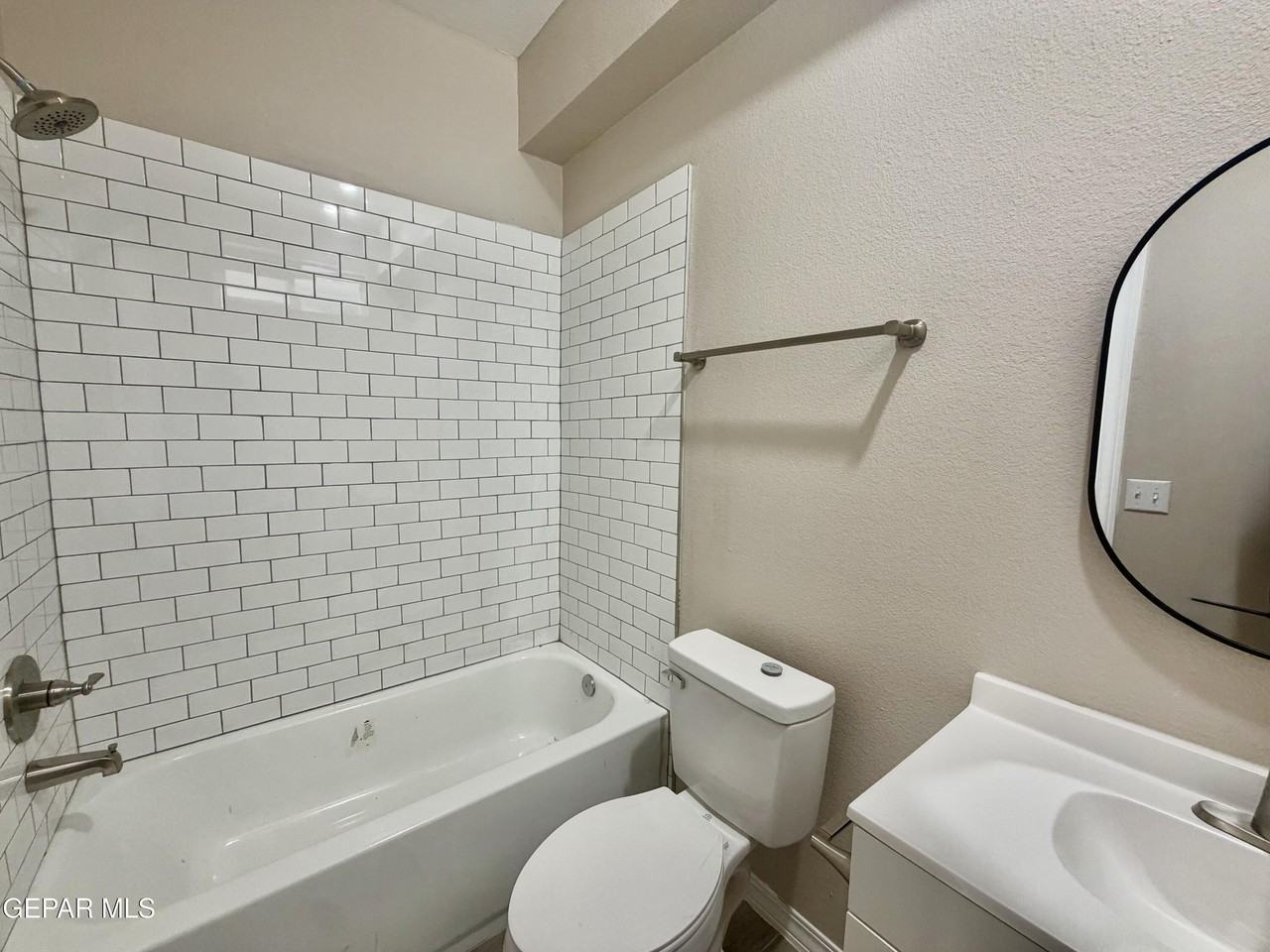125 Palma Dr #1 - Photo 3 of 24