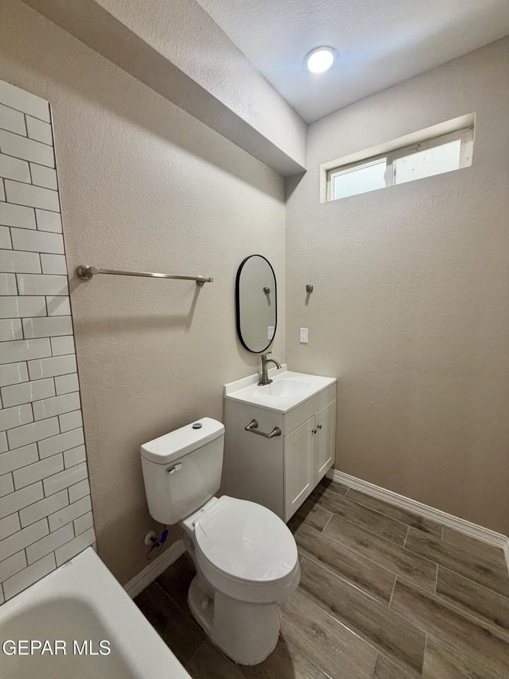 125 Palma Dr #1 - Photo 4 of 24