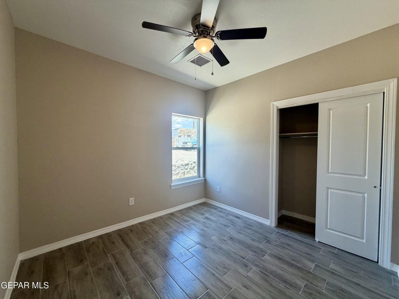 125 Palma Dr #1 - Photo 5 of 24