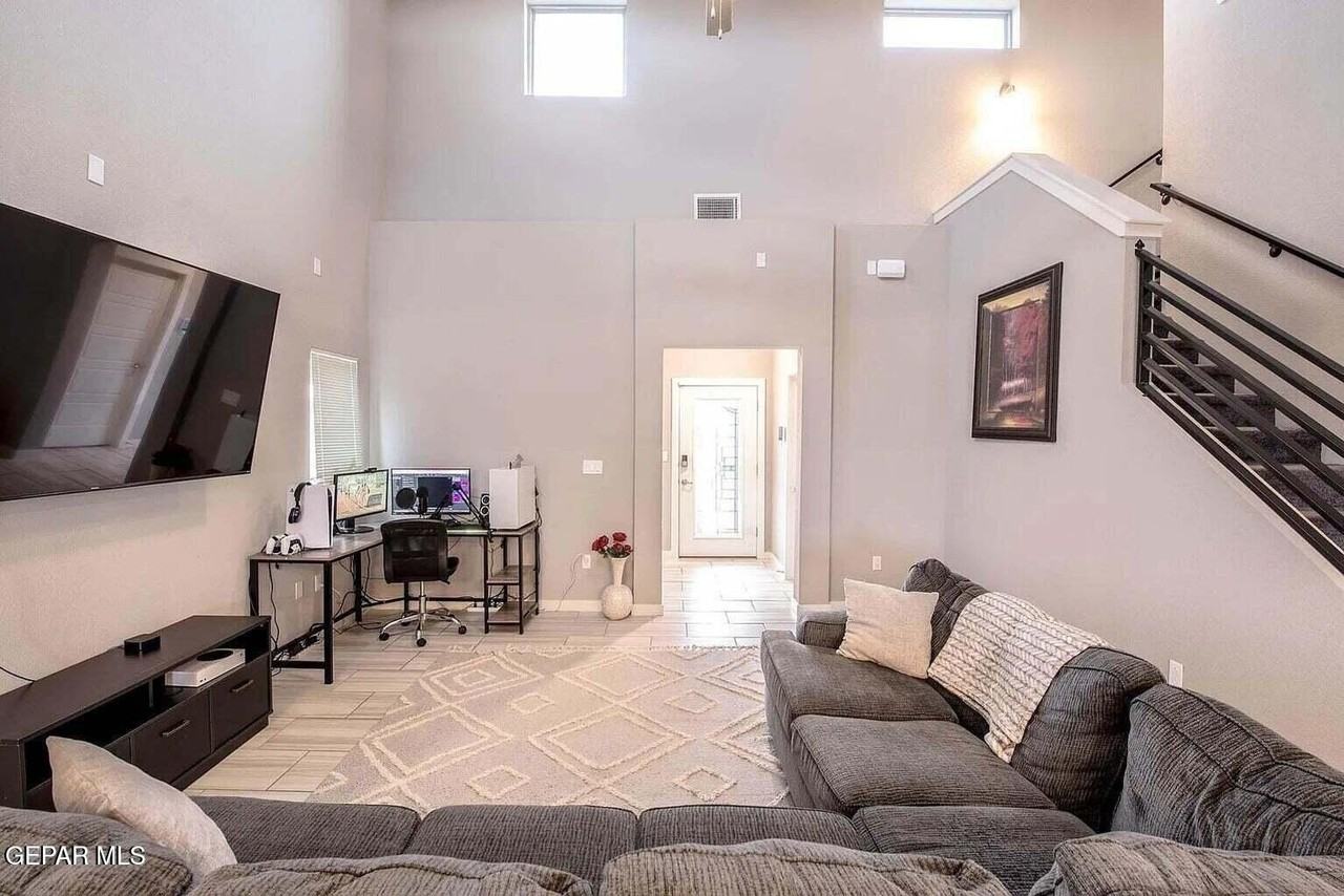 13713 Onley Avenue - Photo 5 of 26