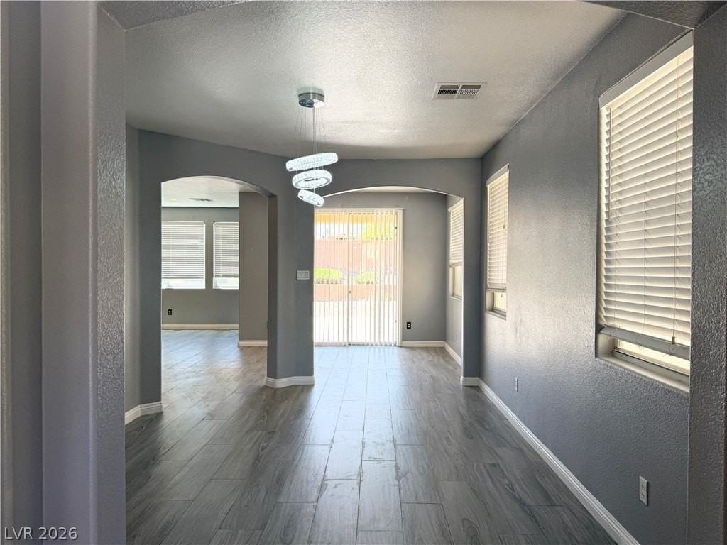 10329 Kalang St - Photo 3 of 32