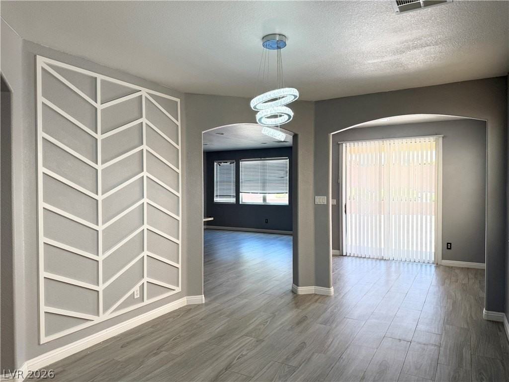 10329 Kalang St - Photo 5 of 32