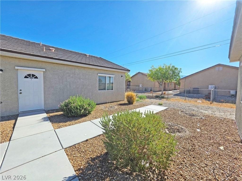 1121 Sixshooter Ave #4 - Photo 4 of 25