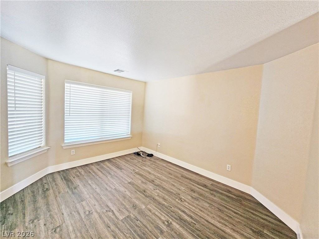 4591 Stoneham St - Photo 7 of 42