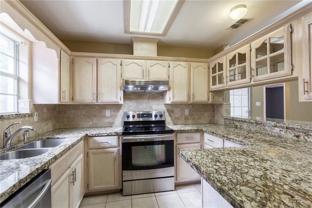 2621 Quamasia Ave - Photo 4 of 11