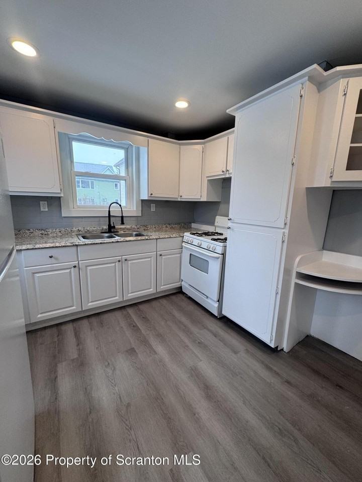1021 Wheeler Ave #1 - Photo 2 of 10