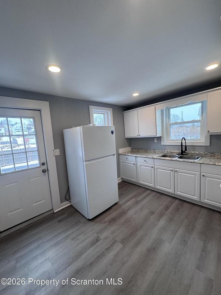 1021 Wheeler Ave #1 - Photo 4 of 10