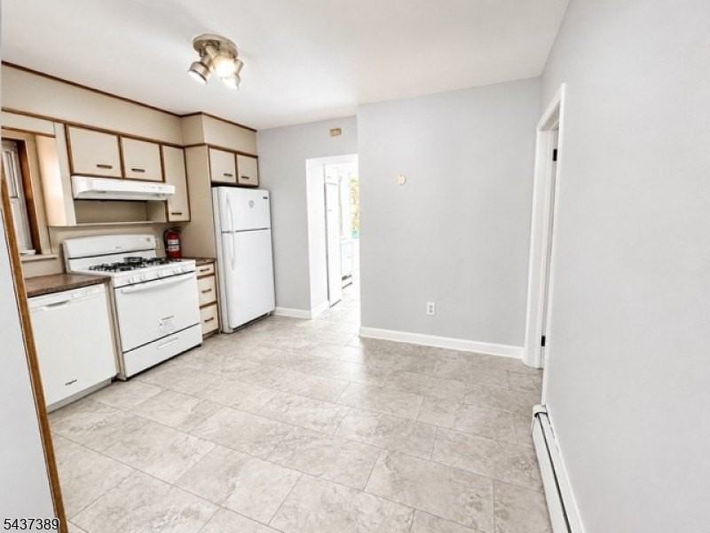 120 Grant Ave - Photo 4 of 11