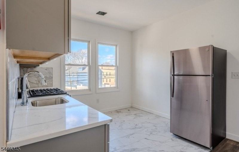 86 Abinger Pl #2R - Photo 2 of 12