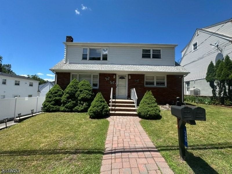 30 Garden Ave - Photo 2 of 14