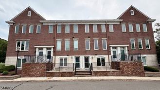 90 E Blackwell St Apt A #A - Photo 1 of 1