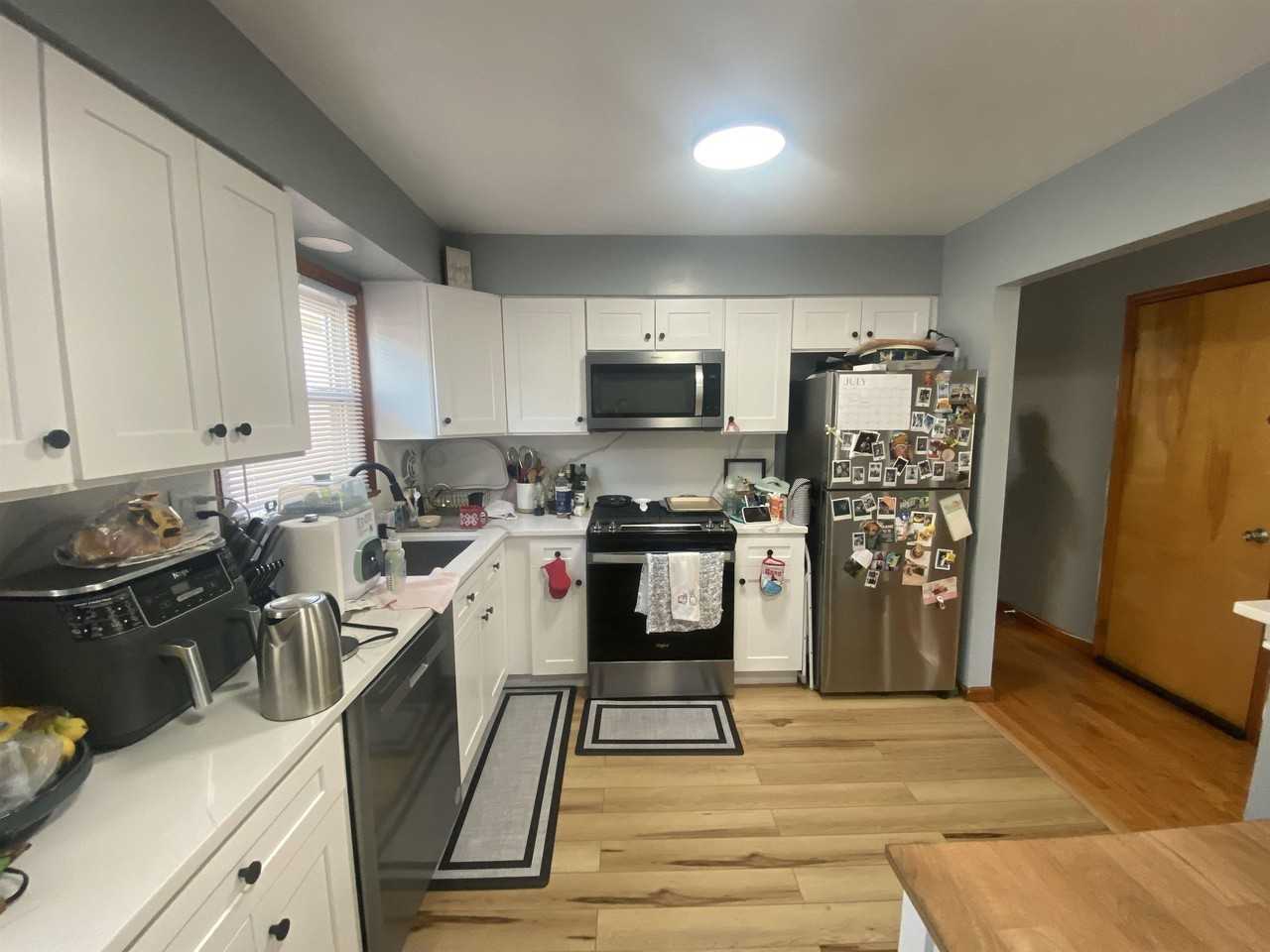 160 W 18th St #2 - Photo 3 of 17