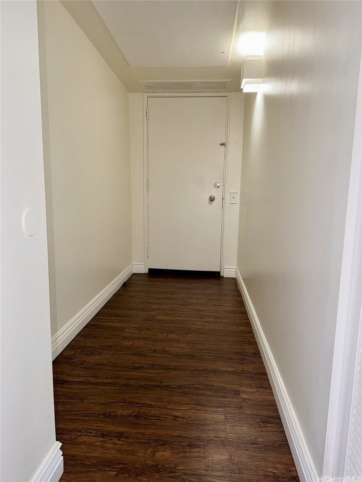 225 Queen St #14B - Photo 3 of 20