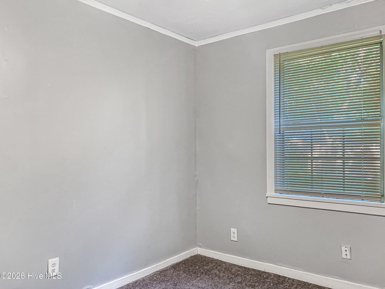 2475 Reese Ave - Photo 4 of 8