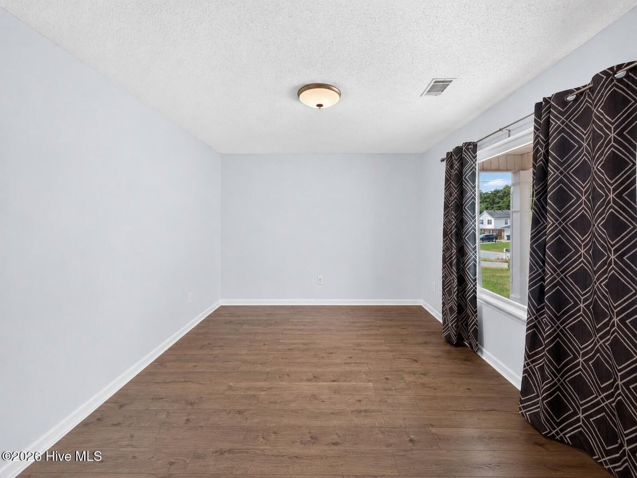 4810 Golden Leaf Ln - Photo 4 of 27