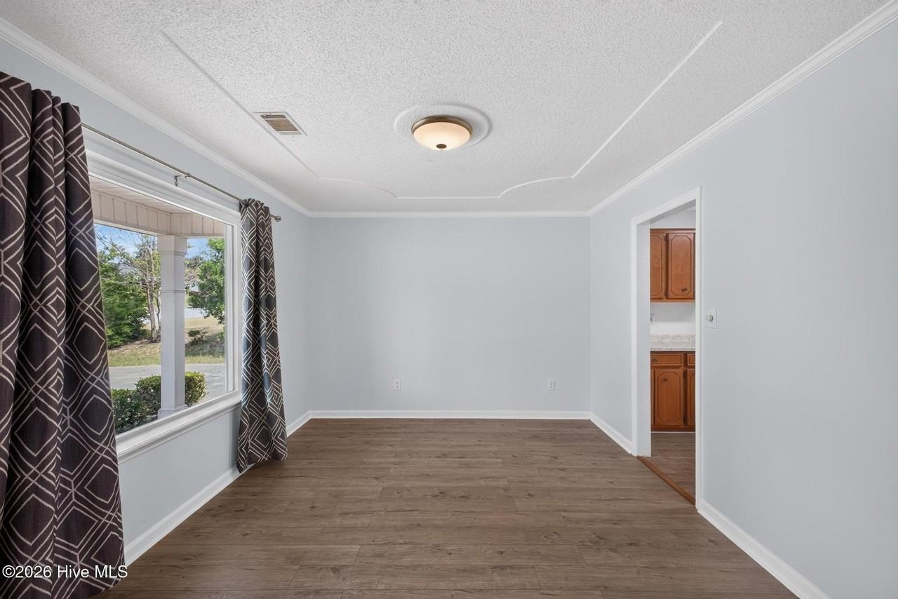 4810 Golden Leaf Ln - Photo 6 of 27