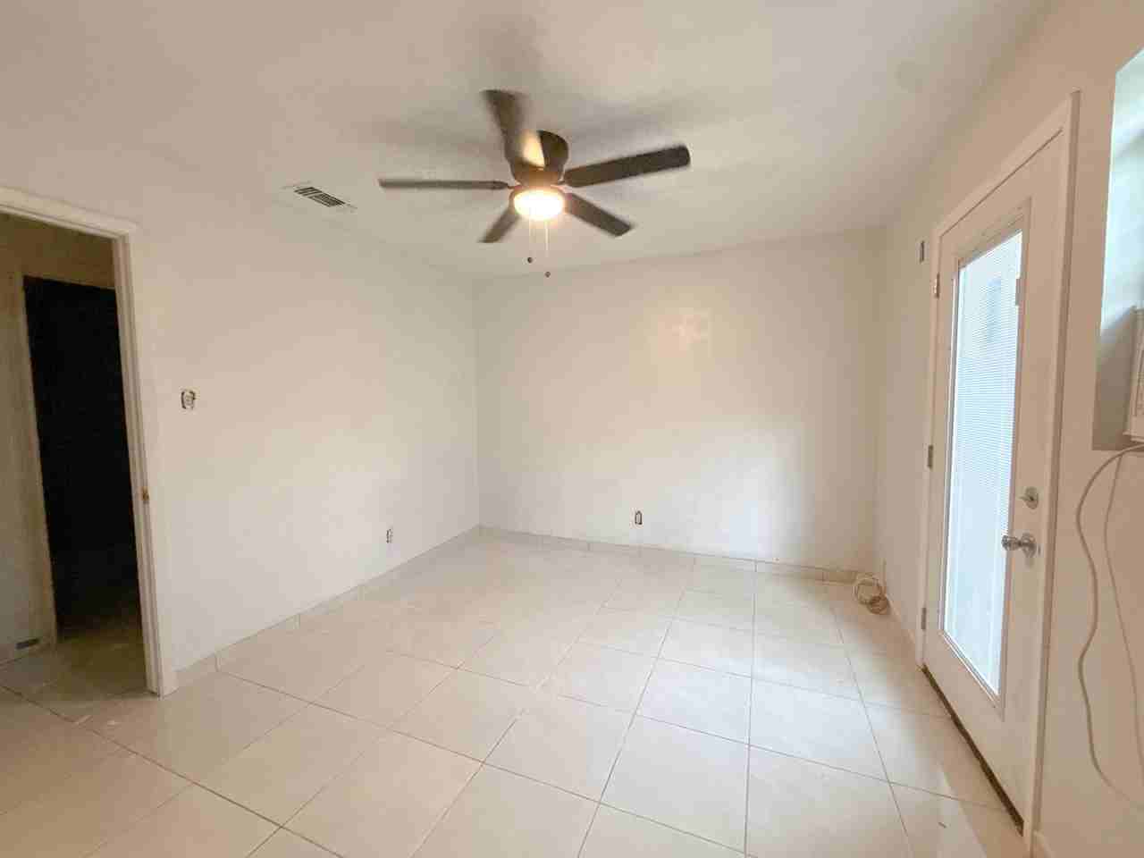 106 Florida St - Photo 3 of 11