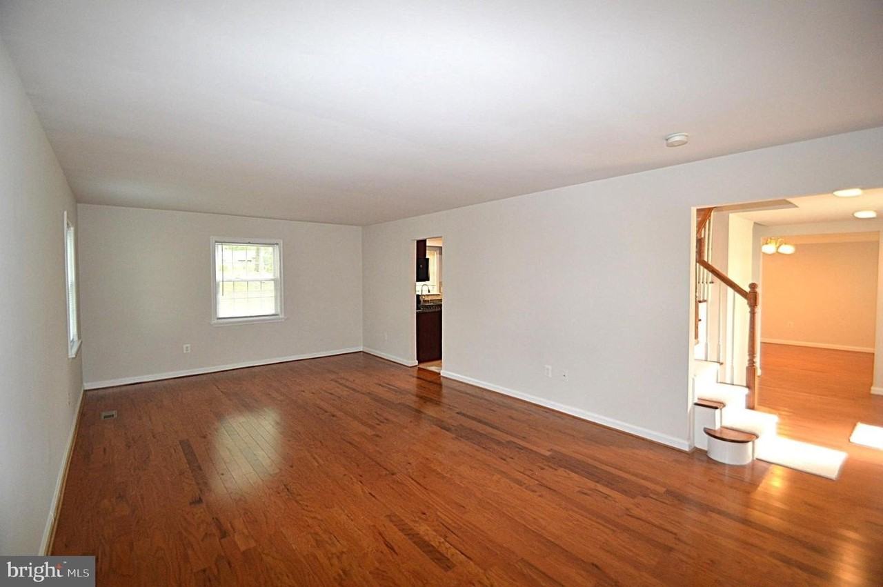 13145 Melville Ln - Photo 5 of 46